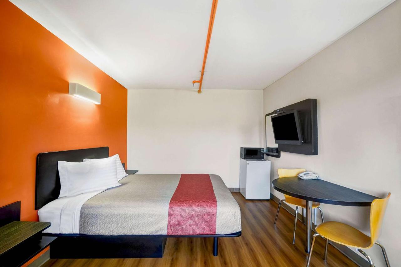 6-ilion, Ny Hotel Ilion